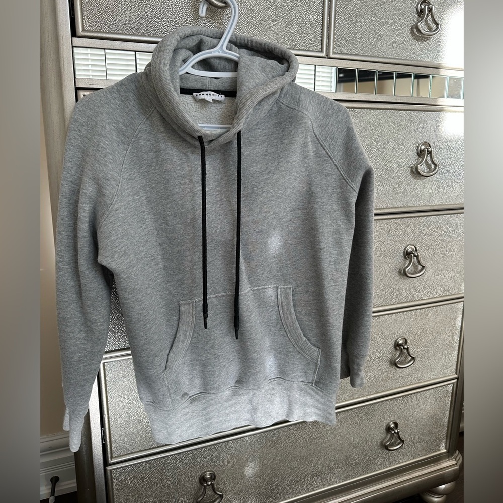 𝅺Aritzia Community Hoodie